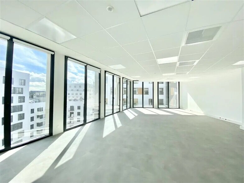 Bureau dans Asnières-sur-Seine à louer - Photo de l’immeuble – Image 2 sur 8