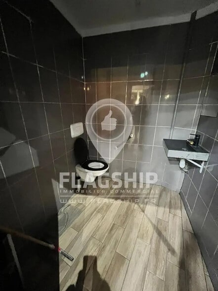 Local commercial dans Paris à louer - Photo intérieure – Image 3 sur 5