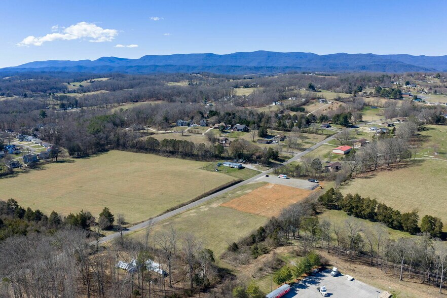 200 Hillvale rd, Clinton, TN à louer - Photo de l’immeuble – Image 3 sur 5