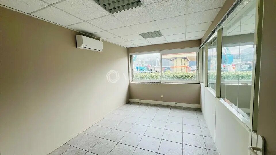 Bureau dans Pessac à louer - Photo de l’immeuble – Image 3 sur 5