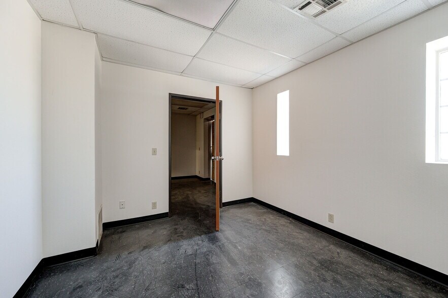 412 Glade Ave, Oklahoma City, OK à louer - Photo de l’immeuble – Image 3 sur 61
