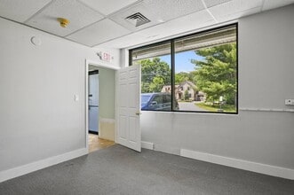103 Main St, Westford, MA à louer Photo intérieure– Image 1 sur 12