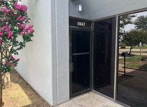 2429-2458 Walnut Ridge St, Dallas, TX à louer Photo de l’immeuble– Image 2 sur 3