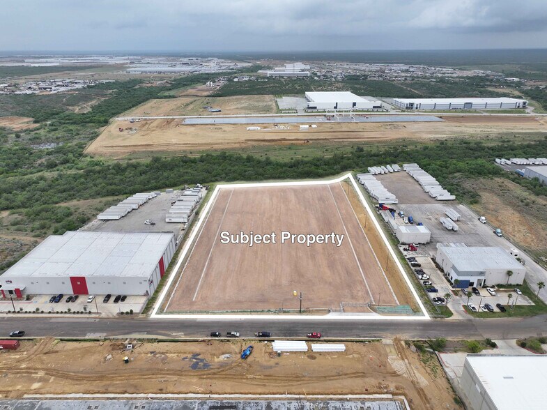 4006 Quivira Dr, Laredo, TX à louer - Photo de l’immeuble – Image 2 sur 3