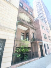 4 E 78th St, New York, NY à louer Photo de l’immeuble– Image 1 sur 6