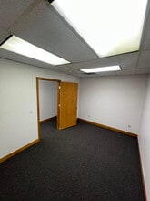 835 Louisa St, Lansing, MI à louer Photo intérieure– Image 1 sur 14