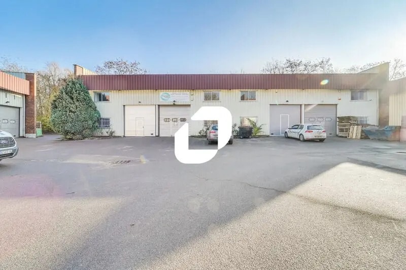 9 Rue Des Cerisiers, Lisses à louer - Photo de l’immeuble – Image 2 sur 8