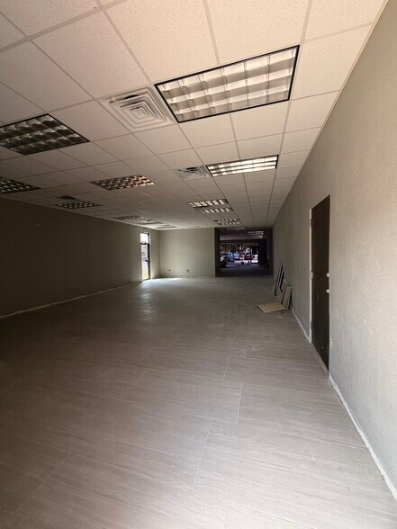 600-618 N McColl Rd, McAllen, TX à louer - Photo de l’immeuble – Image 3 sur 8