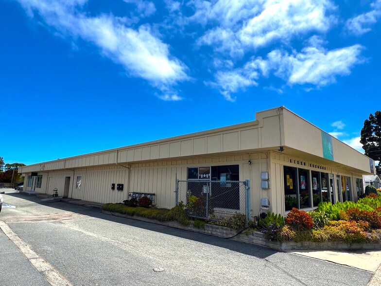 527 Ramona Ave, Monterey, CA à vendre - Photo de l’immeuble – Image 2 sur 11