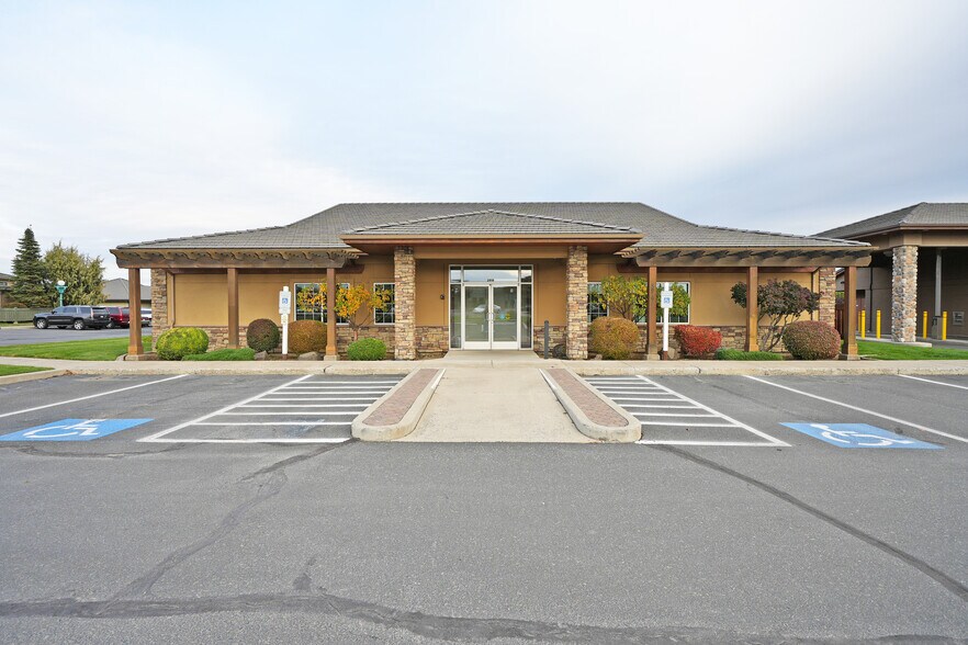 3919 Creekside Loop, Yakima, WA à louer - Photo de l’immeuble – Image 2 sur 14