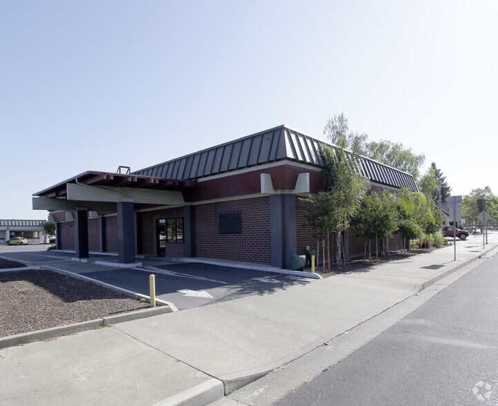 840 Jefferson Blvd, West Sacramento, CA à louer - Photo de l’immeuble – Image 2 sur 3
