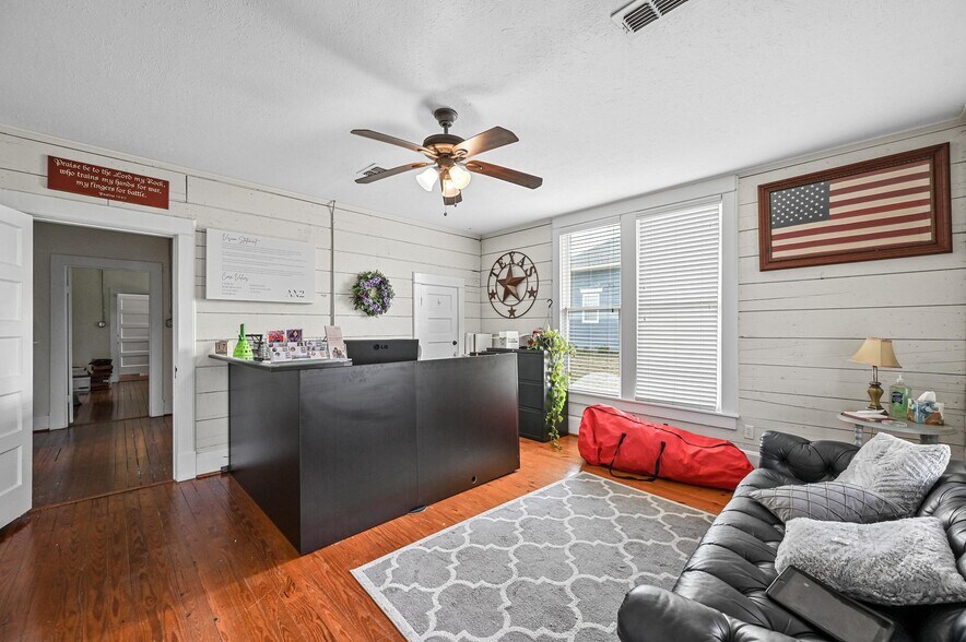 304 N San Jacinto St, Rockwall, TX à louer - Photo de l’immeuble – Image 3 sur 18