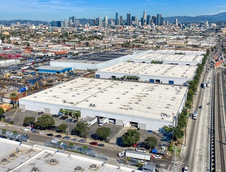 2501-2551 S Alameda St, Los Angeles, CA à louer Aérien– Image 1 sur 1