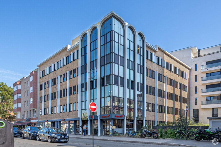 Bureau dans Clichy à louer - Photo principale – Image 1 sur 2