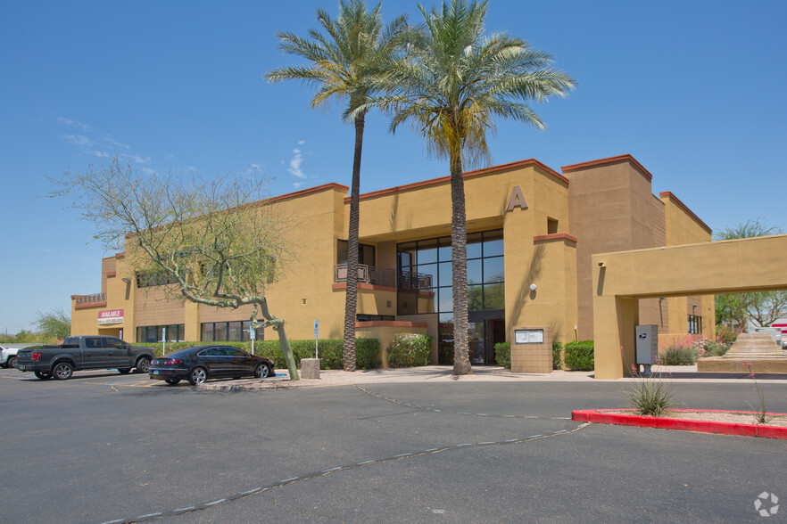 655 S Dobson Rd, Chandler, AZ à louer - Photo de l’immeuble – Image 3 sur 3