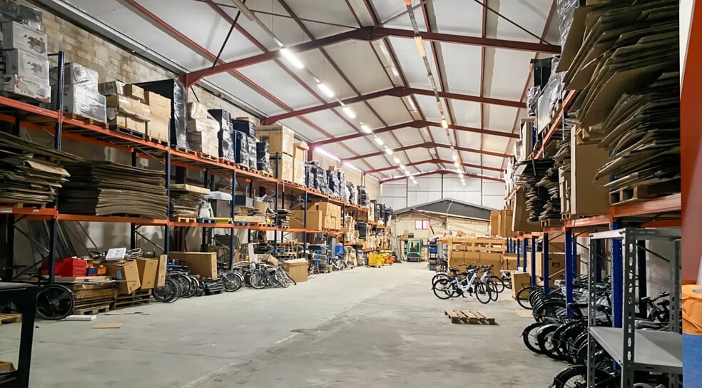 Local d’activités dans Bagnolet à louer - Photo de l’immeuble – Image 3 sur 7