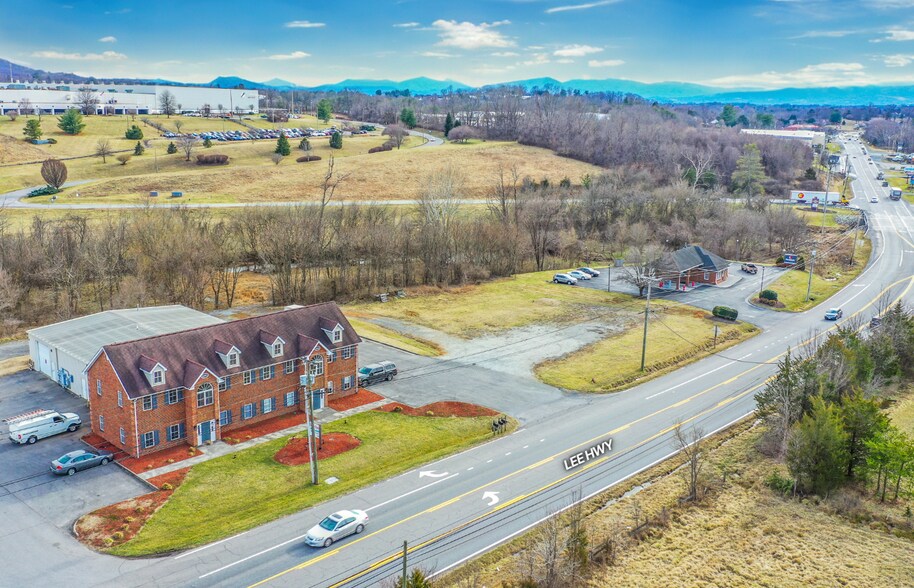 686 Lee Hwy, Roanoke, VA à louer - Photo de l’immeuble – Image 2 sur 12