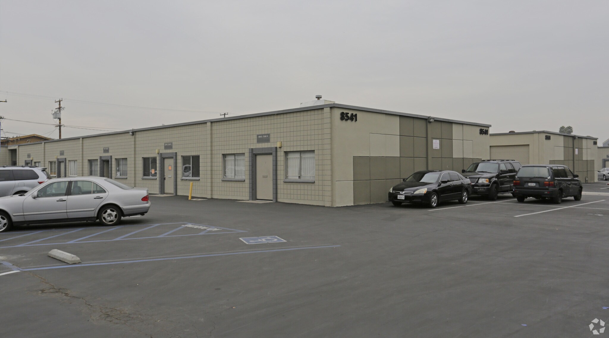 8521-8581 Roland St, Buena Park, CA à louer Photo de l’immeuble– Image 1 sur 6