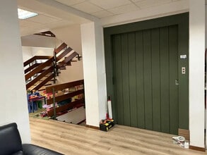 Local commercial dans Aubagne à louer Photo intérieure– Image 1 sur 2