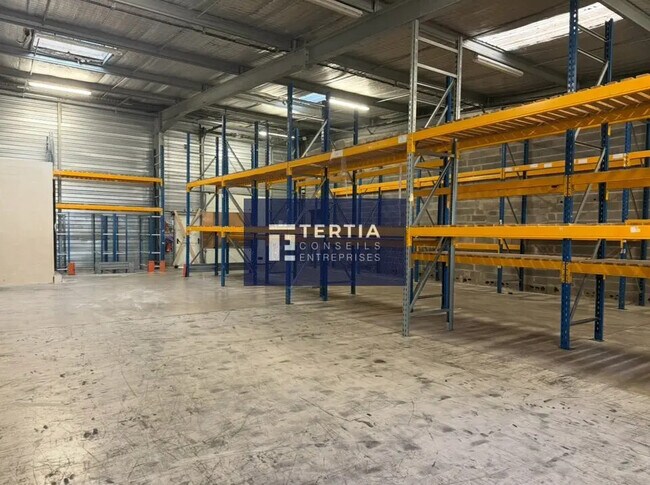 Plus de détails pour Local d’activités à vendre