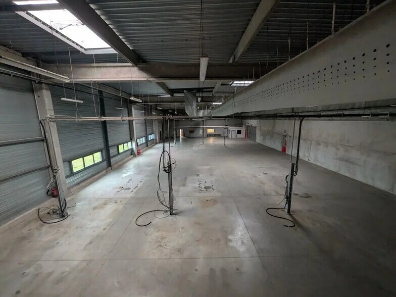 Industriel/Logistique dans Saint-Aubin-sur-Gaillon à vendre - Photo de l’immeuble – Image 3 sur 6