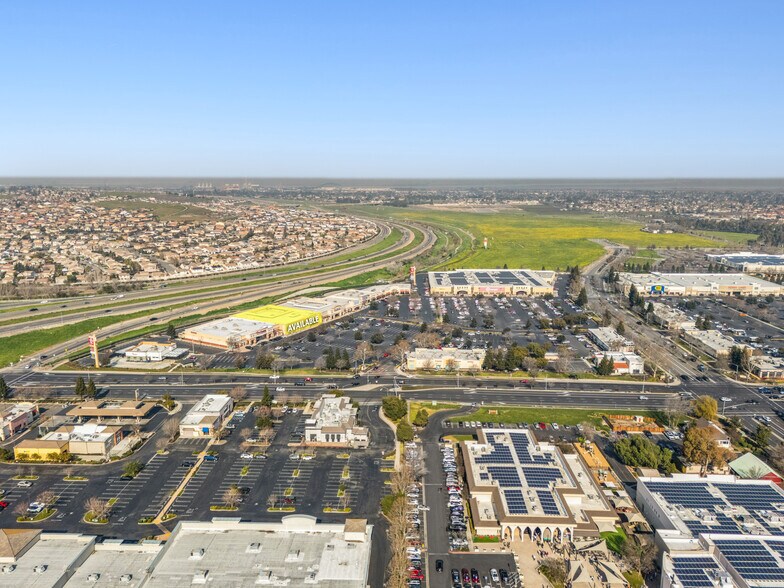 5709-5779 Lone Tree Way, Antioch, CA à louer - Photo de l’immeuble – Image 3 sur 20