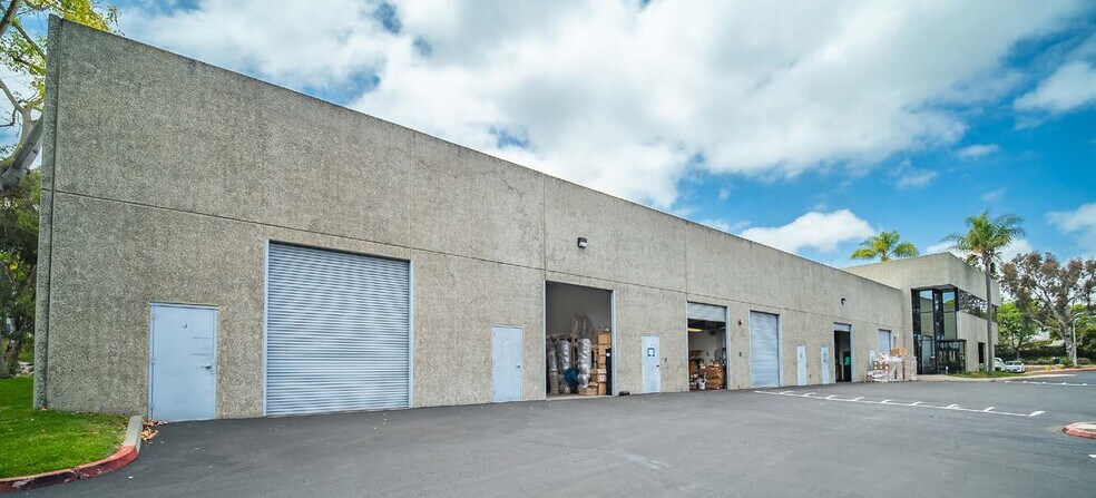 1120 Sycamore Ave, Vista, CA à louer - Photo de l’immeuble – Image 3 sur 9