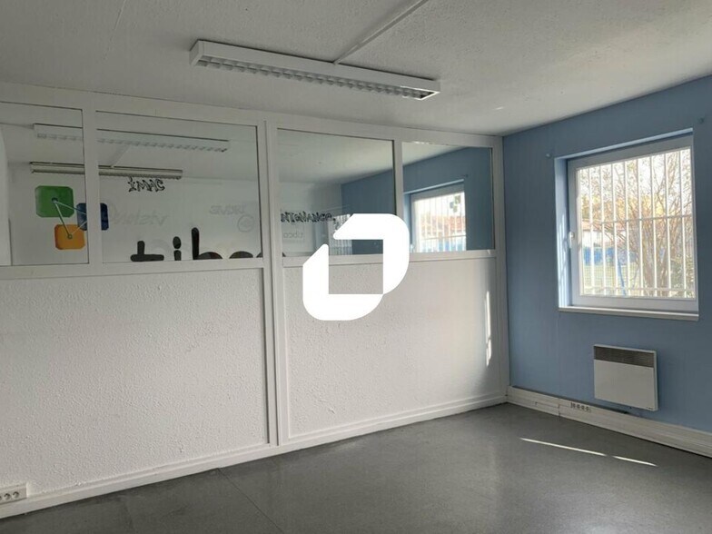 Bureau dans Grenoble à louer - Photo intérieure – Image 2 sur 12