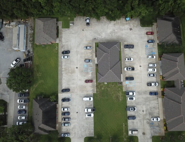 1201 S Purpera Rd, Gonzales, LA à vendre - Photo de l’immeuble – Image 2 sur 3