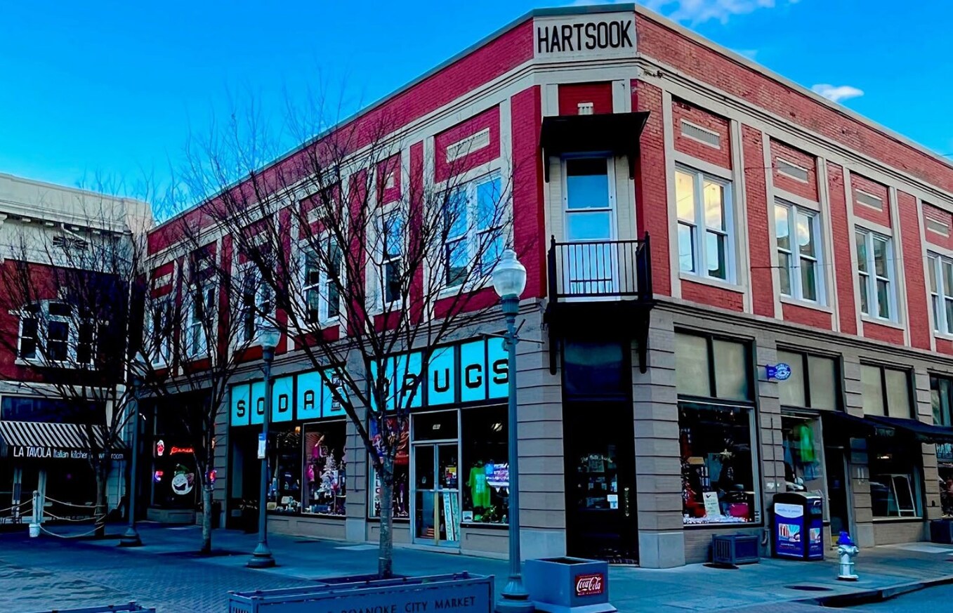 210 Market St SE, Roanoke, VA à louer Photo principale– Image 1 sur 8