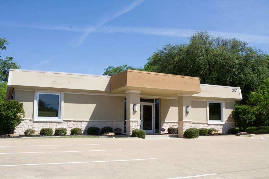 2567 Valley View Ln, Dallas, TX à vendre - Photo principale – Image 1 sur 12