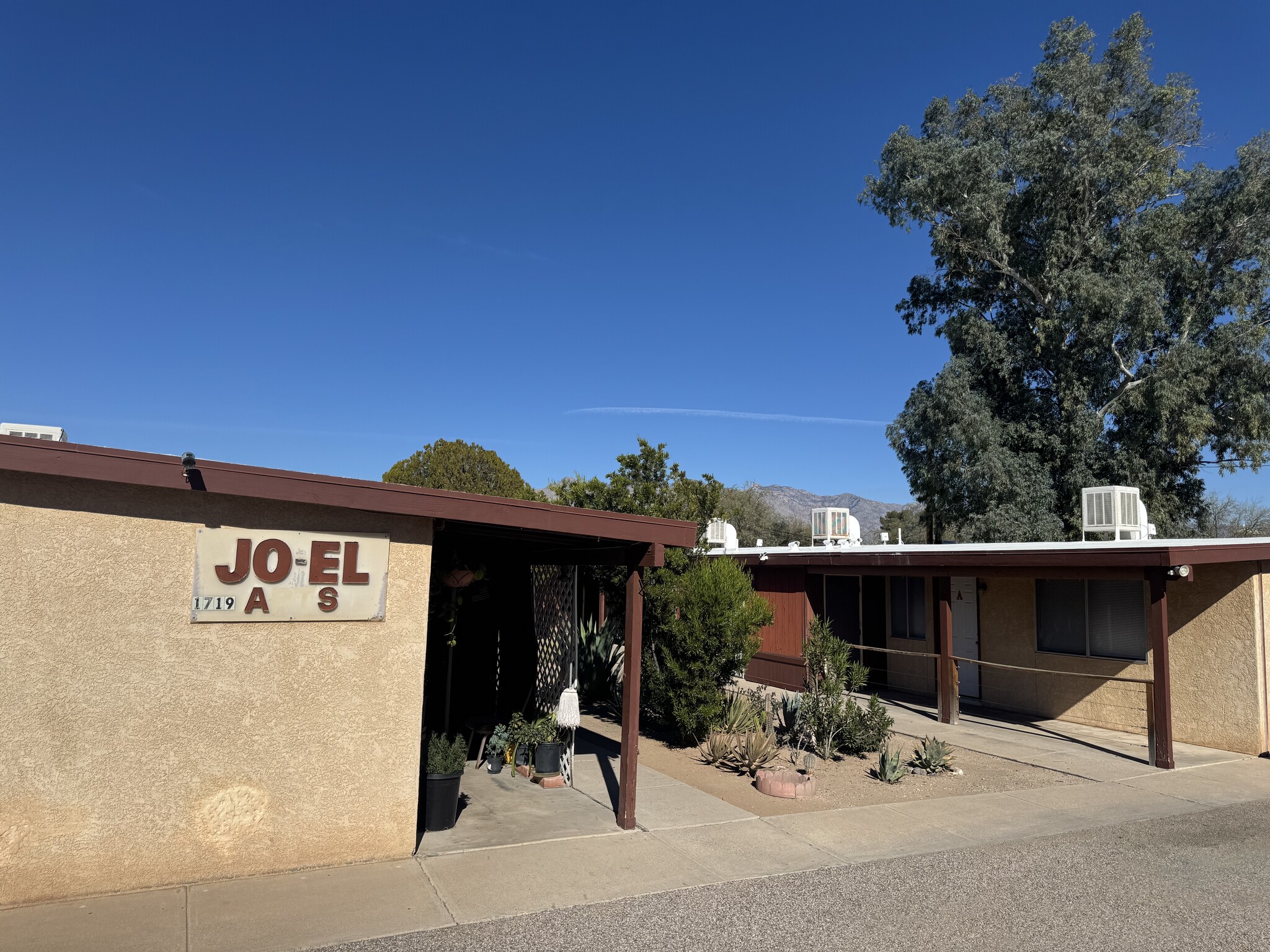 1715 E Blacklidge Dr, Tucson, AZ à vendre Photo principale– Image 1 sur 19