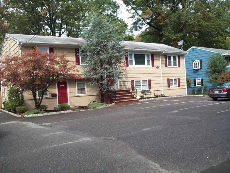 800 Raritan Rd, Clark, NJ à vendre - Photo principale – Image 1 sur 1