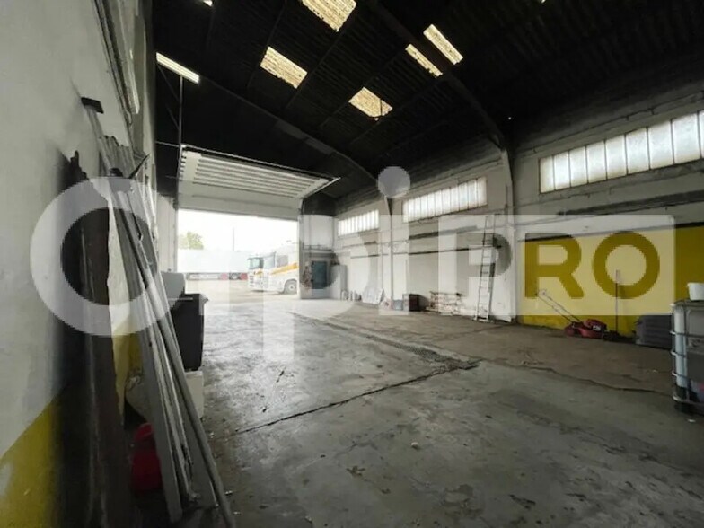 Local d’activités dans Lissieu à louer - Photo intérieure – Image 3 sur 10