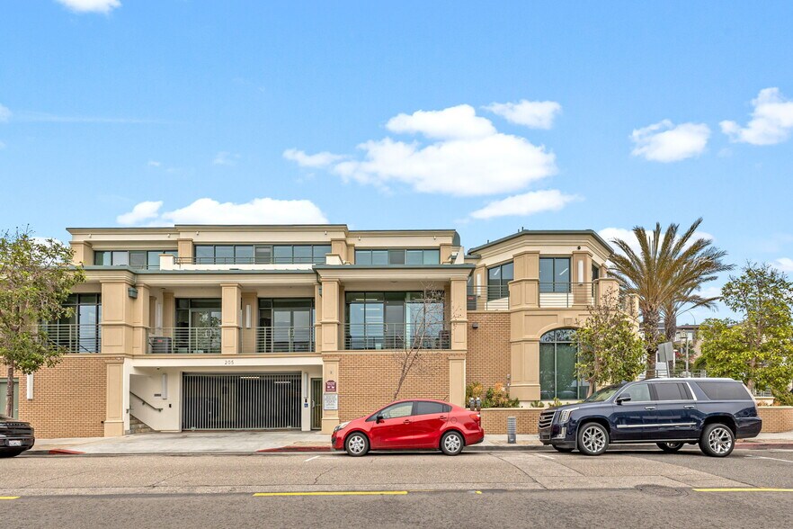 205 Pier Ave, Hermosa Beach, CA à louer - Photo de l’immeuble – Image 3 sur 17