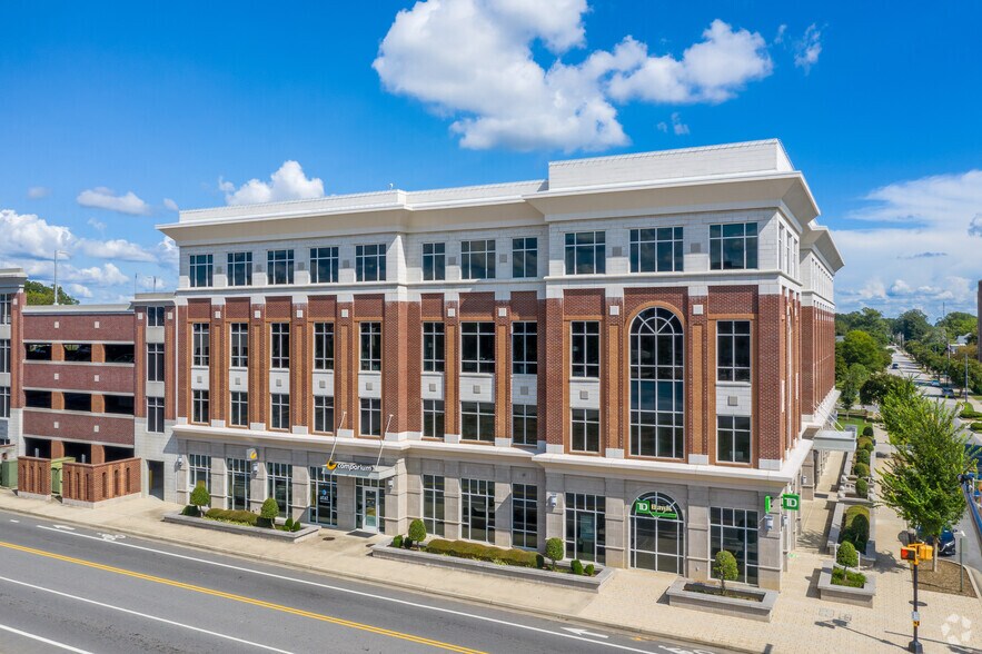 331 E Main St, Rock Hill, SC à louer - Photo de l’immeuble – Image 2 sur 19