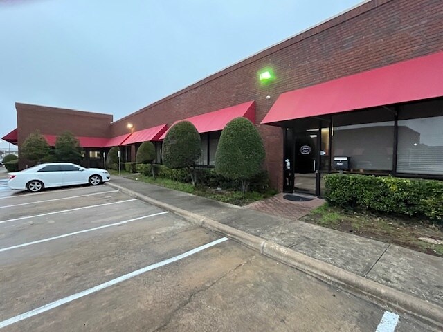 203 S Jupiter Rd, Allen, TX à vendre - Photo de l’immeuble – Image 3 sur 11