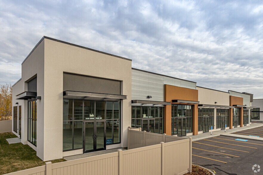 3408-3478 Ewing Trl SW, Edmonton, AB à louer - Photo de l’immeuble – Image 2 sur 6