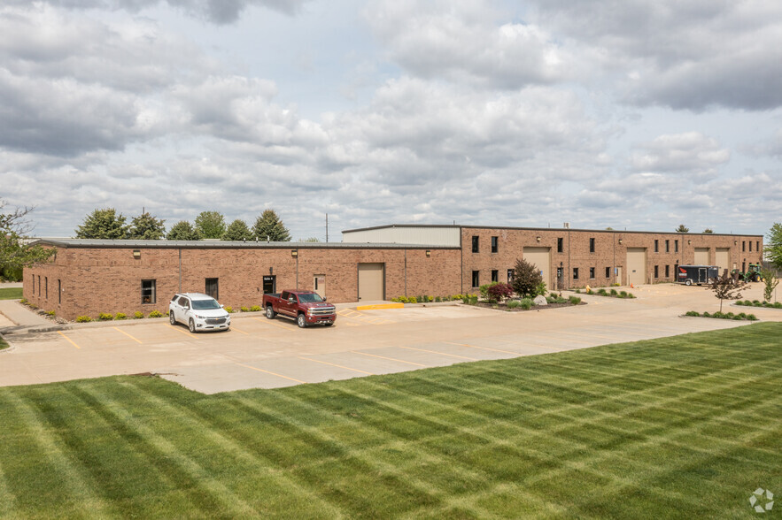 1125 SE Westbrooke Dr, Waukee, IA à louer - Photo principale – Image 1 sur 11