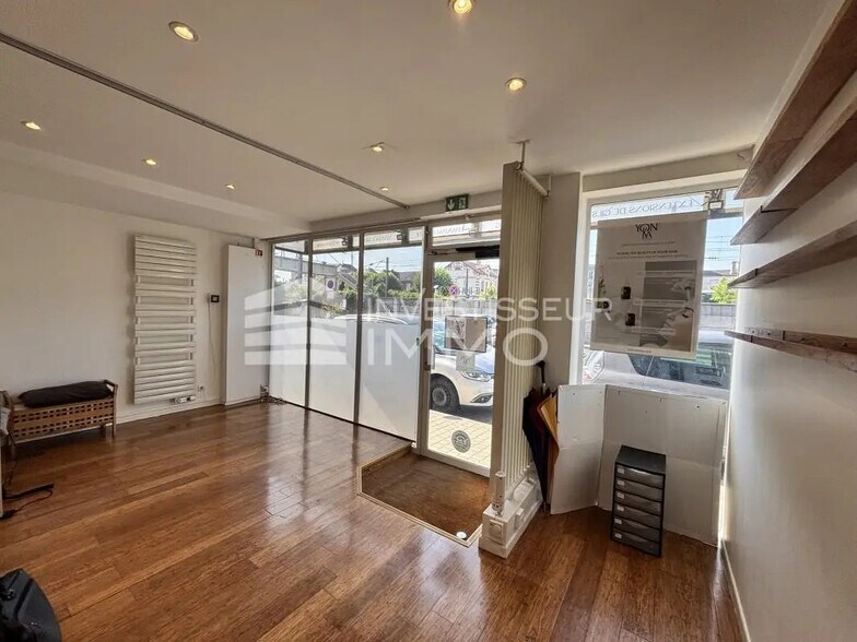 4 Allée Des Commerces, Esbly à louer - Photo de l’immeuble – Image 1 sur 8
