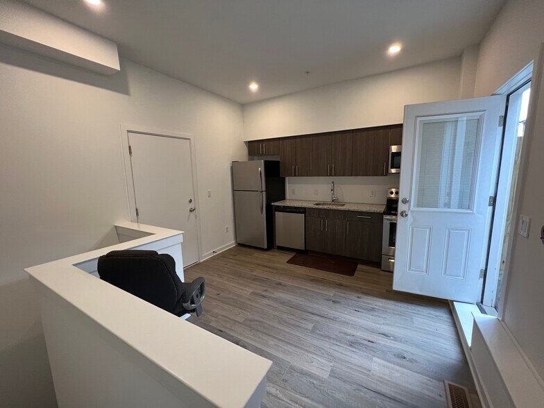 2062 N 2nd St, Philadelphia, PA à vendre - Photo intérieure – Image 2 sur 5