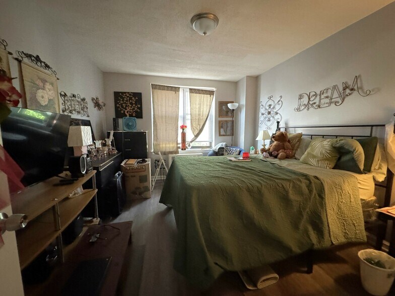 7700 S Jeffery Blvd, Chicago, IL à vendre - Photo de l’immeuble – Image 3 sur 5