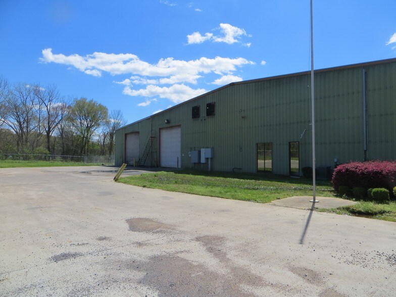 990 Commerce St, Jackson, MS à louer - Photo de l’immeuble – Image 3 sur 10