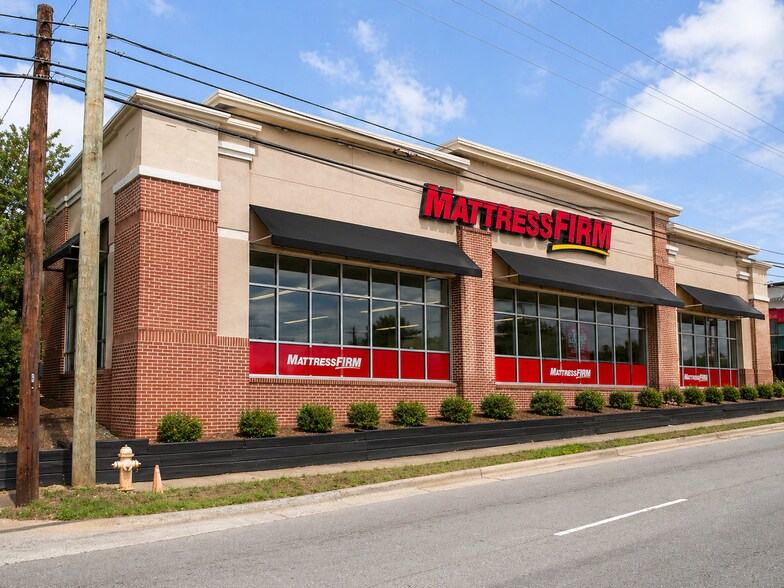 920 Hanes Mall Blvd, Winston-Salem, NC à vendre - Photo de l’immeuble – Image 2 sur 5