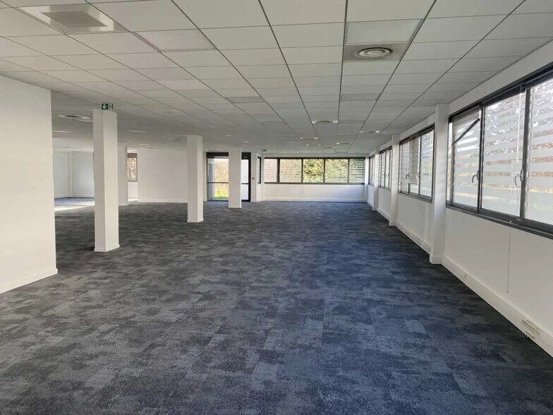 Bureau dans Dardilly à louer - Photo de l’immeuble – Image 3 sur 13