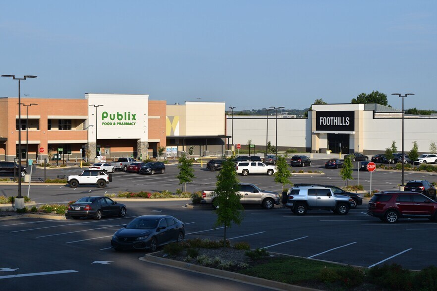 197 Foothills Mall, Maryville, TN à louer - Photo de l’immeuble – Image 2 sur 17