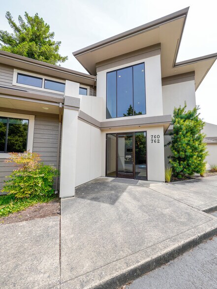 760-762 High St NE, Salem, OR à louer - Photo de l’immeuble – Image 2 sur 6