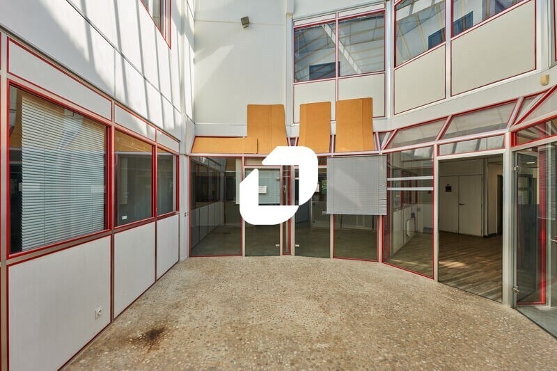 Local d'activités dans Voisins-le-Bretonneux à vendre - Photo intérieure – Image 3 sur 11
