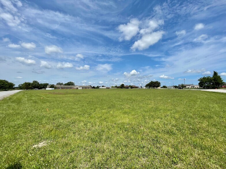 780 E 83rd Ave, Merrillville, IN à vendre - Photo de l’immeuble – Image 3 sur 3