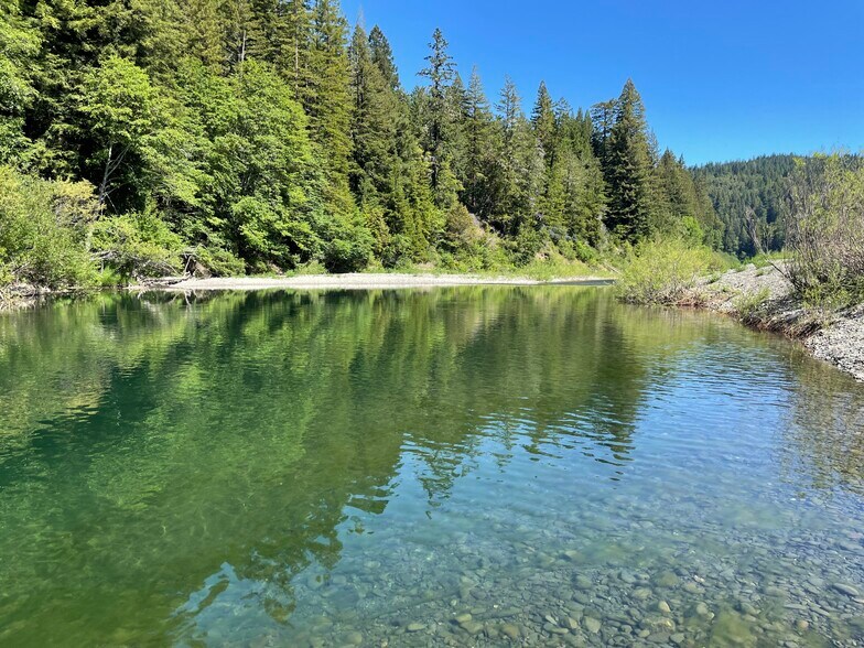 455 Boy Scout Rd, Myers Flat, CA à vendre - Photo de l’immeuble – Image 2 sur 23